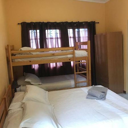 Lazy Gecko Accommodation Cradock Exterior photo