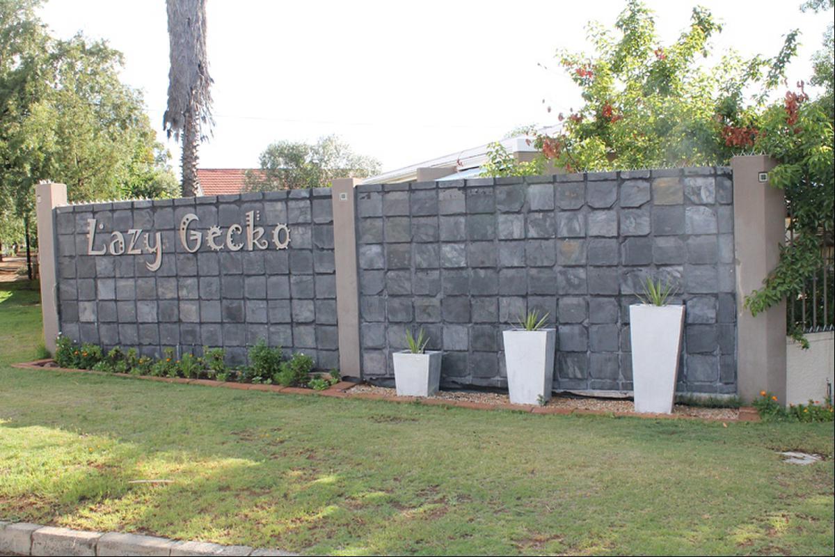 Lazy Gecko Accommodation Cradock Exterior photo