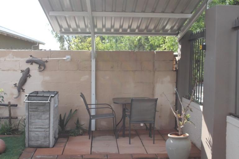 Lazy Gecko Accommodation Cradock Exterior photo