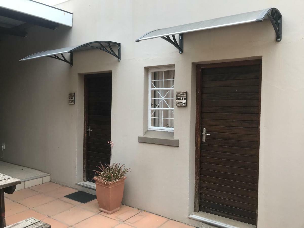 Lazy Gecko Accommodation Cradock Exterior photo