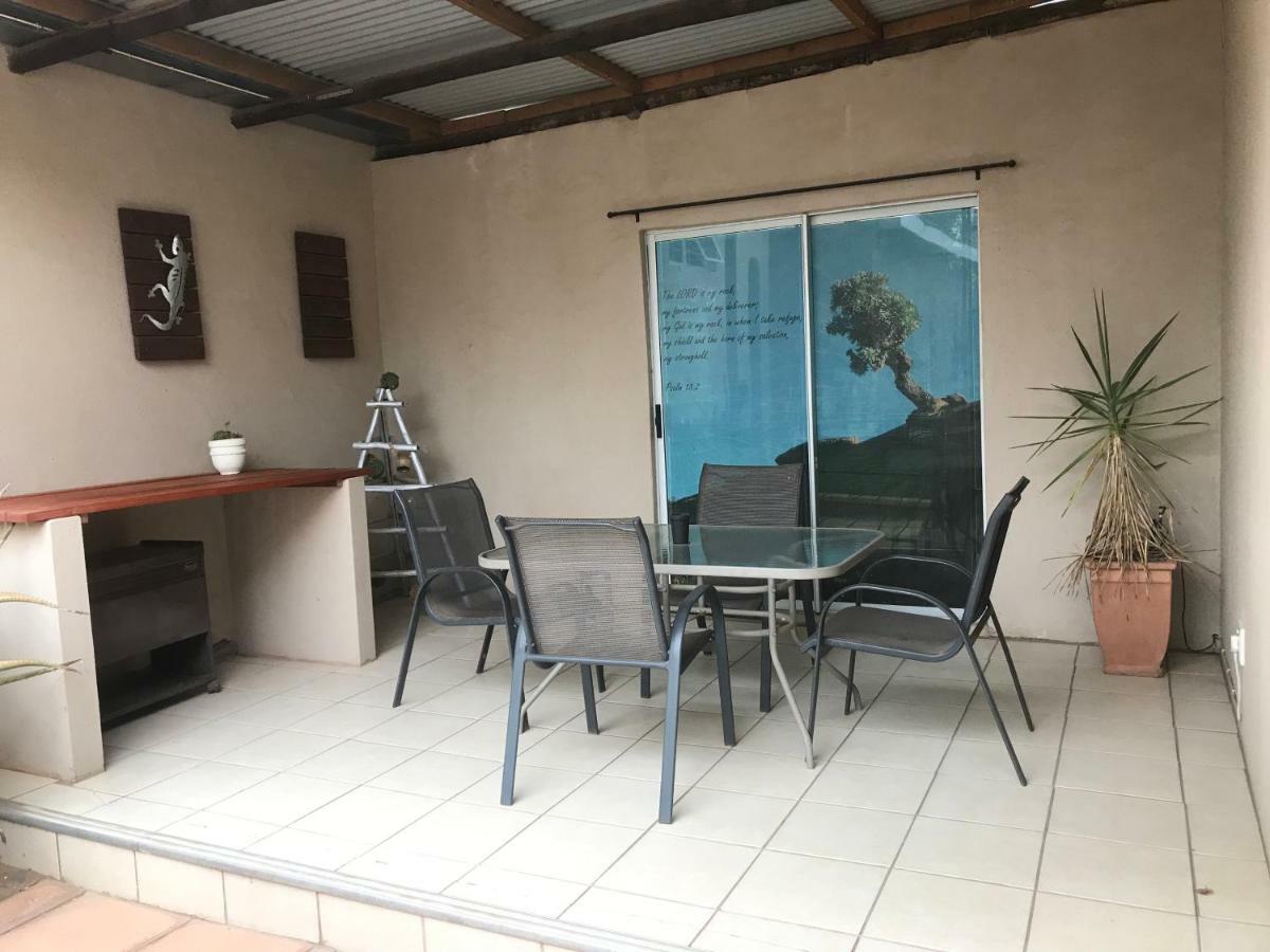 Lazy Gecko Accommodation Cradock Exterior photo